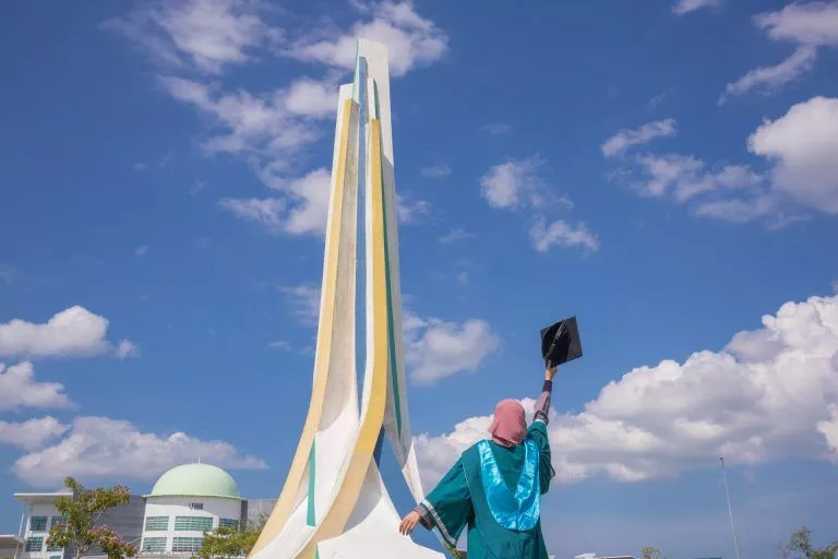 UNIVERSITI SAINS MALAYSIA